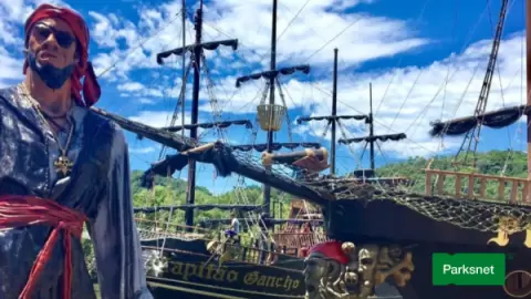 parksnet-imagem-galeria-ingresso-barco-pirata-bc-em-balneario-camboriu-6802b0ad4cd47_0.webp parksnet-imagem-galeria-ingresso-barco-pirata-bc-em-balneario-camboriu-6802b0ad4cd47_0.webp
