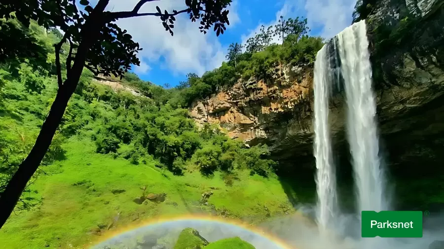 parksnet-imagem-galeria-ingresso-tour-cascata-do-caracol-67f1434bd9bf9_2.webp